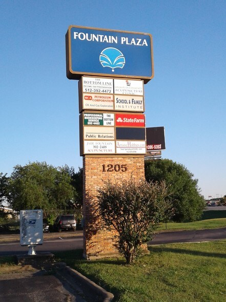 More Photos Of 1205 N State Highway 123, San Marcos Office For Lease