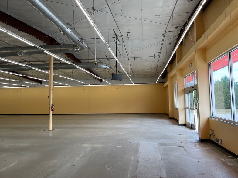 More Photos Of 1823 Virginia Rd, Edenton General Retail For Sale