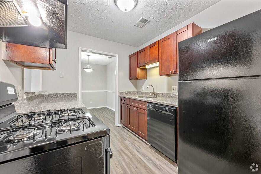 More Photos Of 115 Rock Quarry Rd, Stockbridge Apartments For Sale