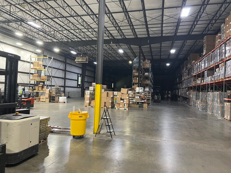 More Photos Of 13201 Arrington Rd, Grandview Manufacturing For Lease
