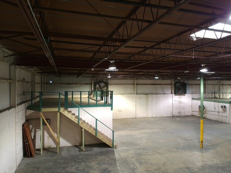 More Photos Of 51 Hypoluxo Rd, Hypoluxo Warehouse For Lease