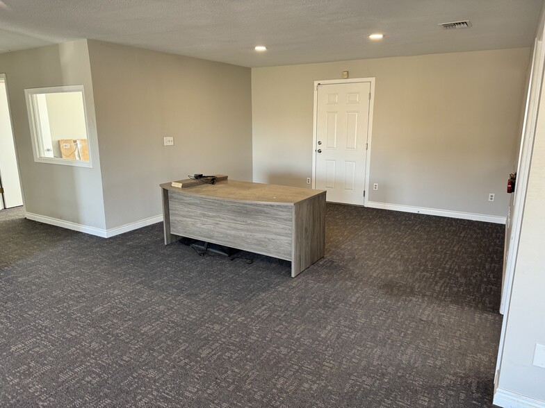 More Photos Of 33935 Highway 99E, Tangent Office For Lease