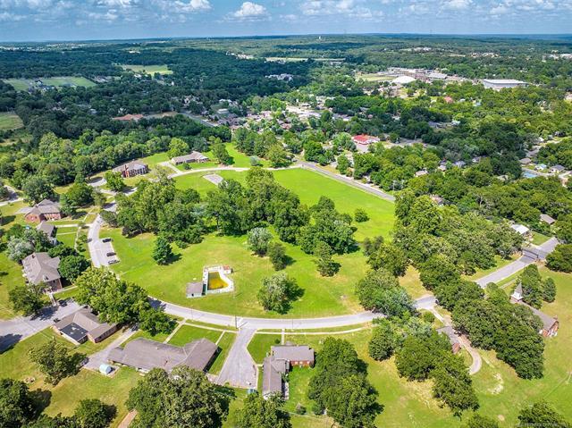 More Photos Of 7 Mathis Park Dr, Tahlequah Dormitory For Sale