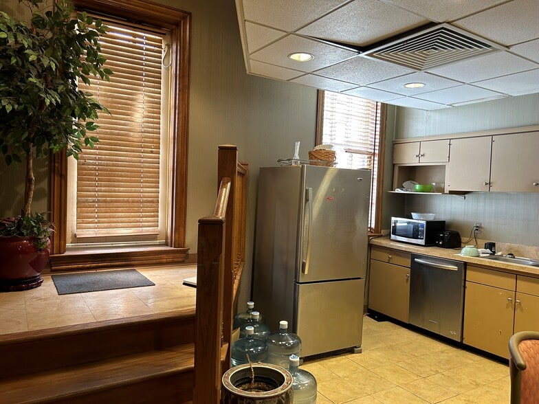 More Photos Of 829 Baronne St, New Orleans Office For Sale