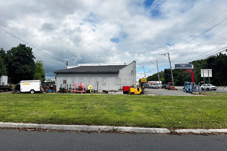 More Photos Of 965 Route 22, Phillipsburg General Retail For Sale