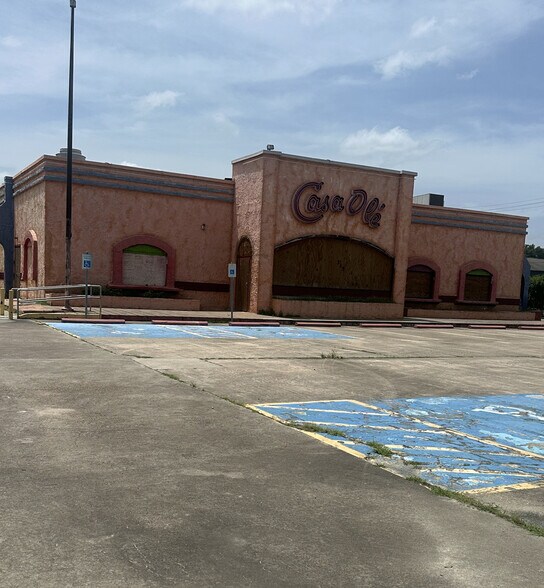 Primary Photo Of 335 I-10, Beaumont Restaurant For Sale