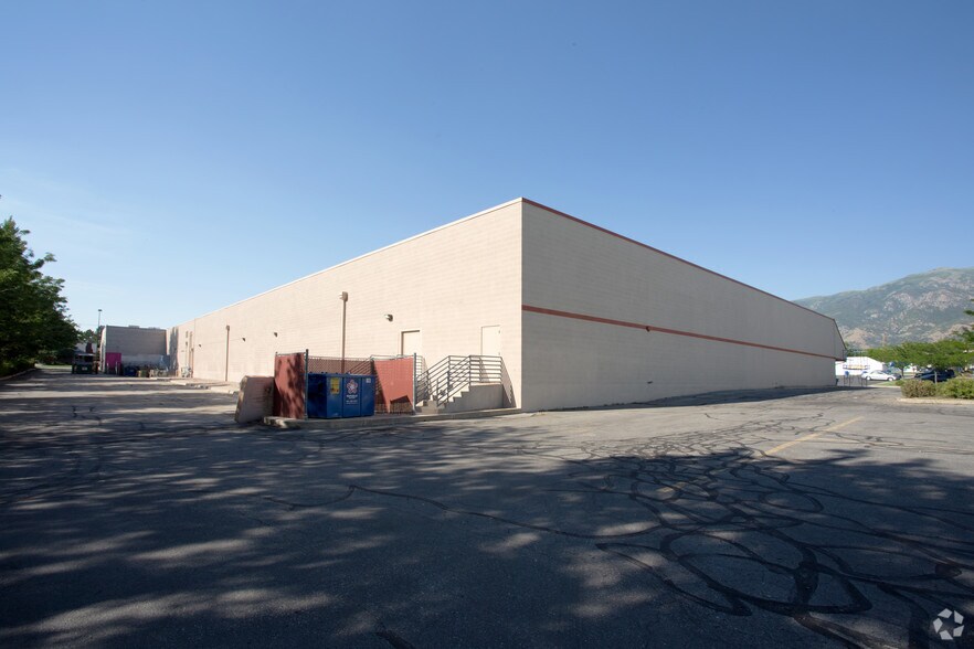 More Photos Of 70 S Fairfield Rd, Layton Storefront For Lease