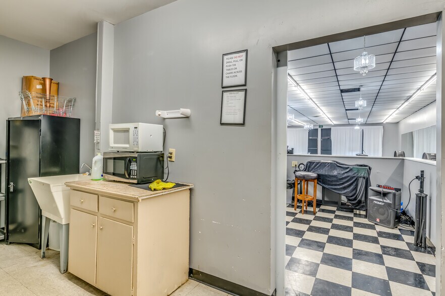 More Photos Of 3571/3585 McGehee Rd, Montgomery Restaurant For Sale