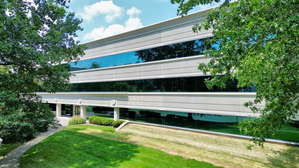 Primary Photo Of 301 Laboratory Rd, Oak Ridge Office For Sale