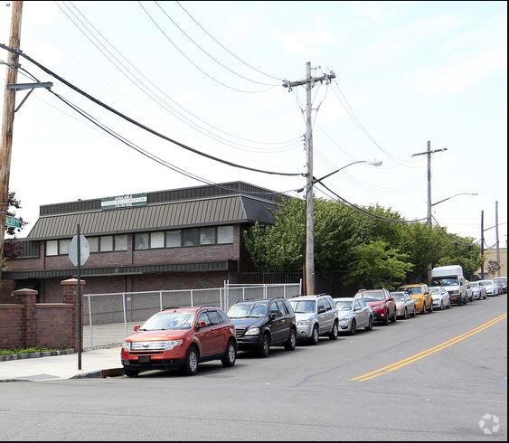 More Photos Of 2500 Halsey St, Bronx Office For Lease