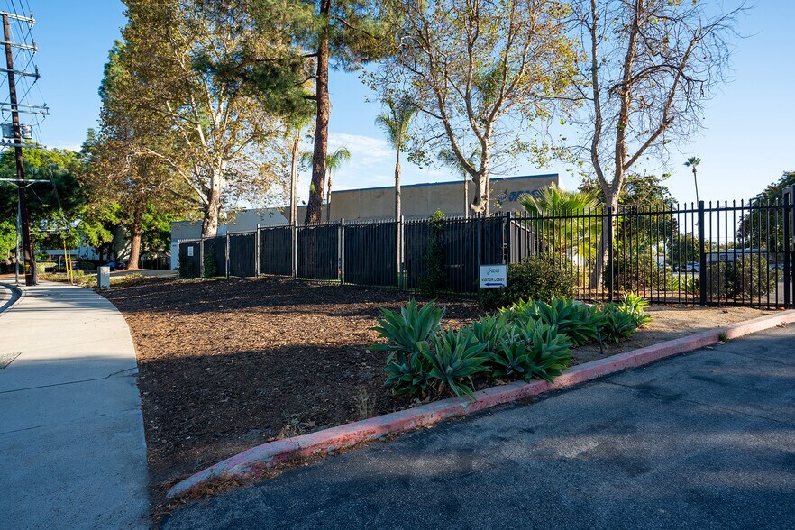 More Photos Of 20520 Nordhoff St, Chatsworth Industrial For Sale