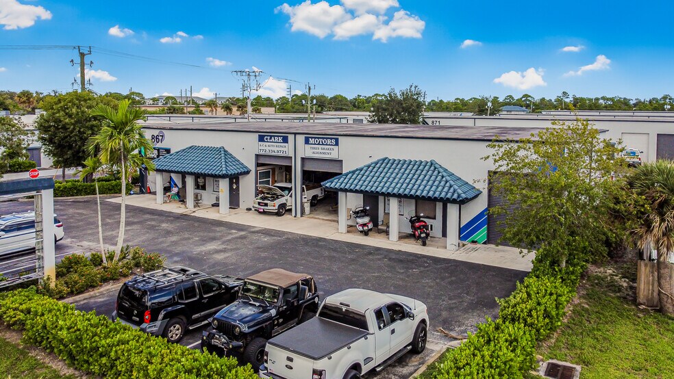 More Photos Of 895 NE Dixie Hwy, Jensen Beach Unknown For Lease