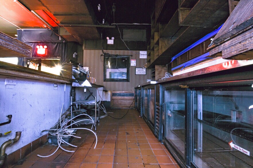 More Photos Of 361 Metropolitan Ave, Brooklyn General Retail For Lease