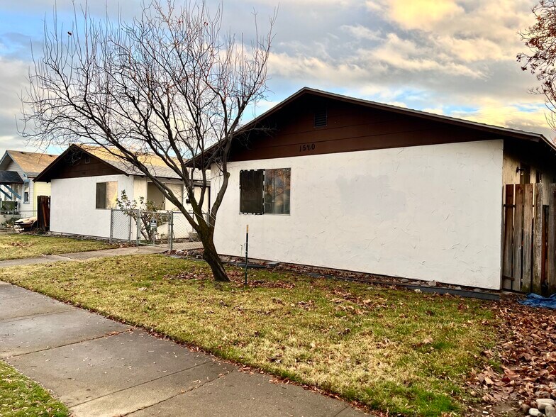 More Photos Of 1518-1520 Roosevelt Ave, Yakima Apartments For Sale