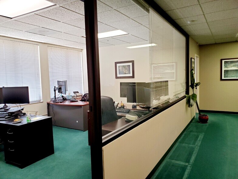 More Photos Of 300 Tamal Plz, Corte Madera Office Residential For Lease