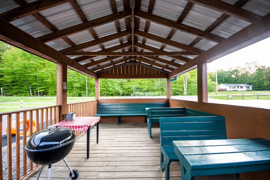 More Photos Of 1364 County Highway 12 rd, Mount Vision Storefront For Sale