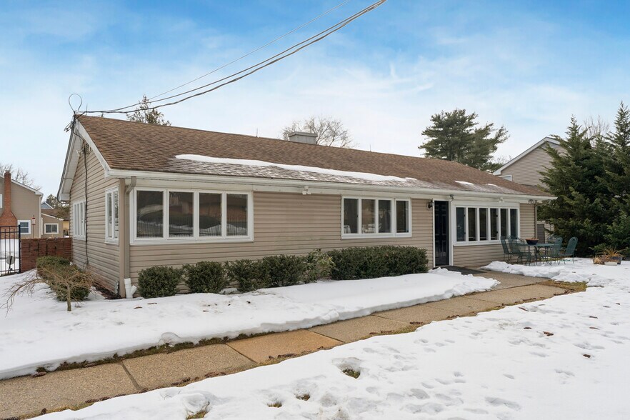 More Photos Of 81 Somerset Dr, Willingboro Medical For Sale