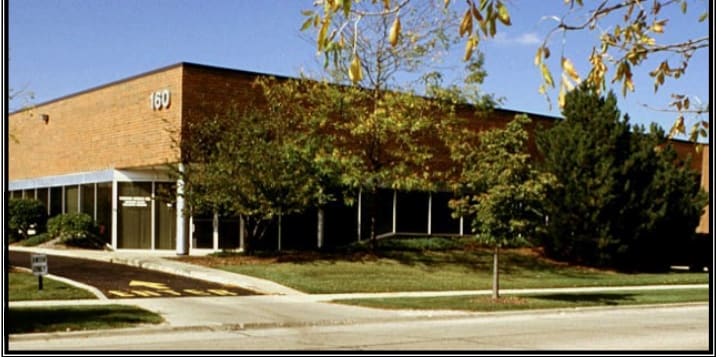 More Photos Of 160-180 Lexington Dr, Buffalo Grove Light Distribution For Lease