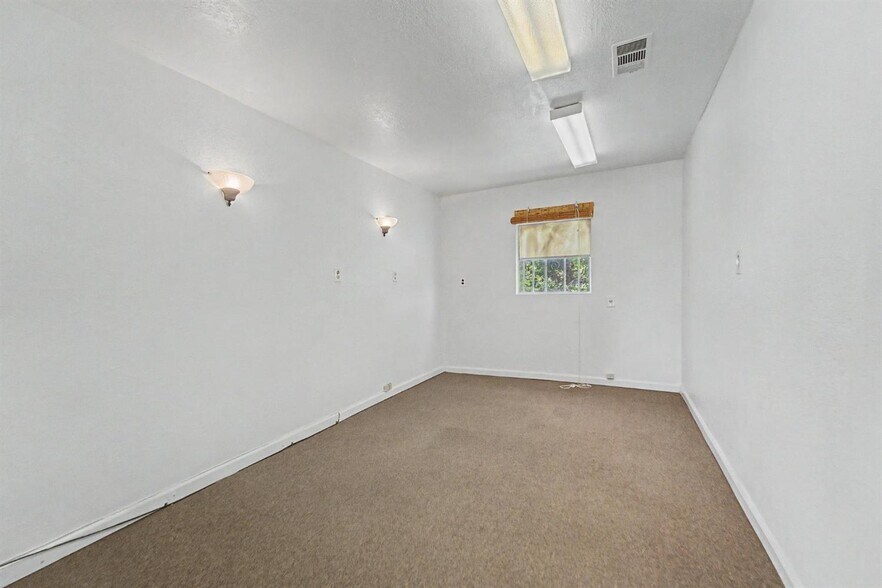More Photos Of 1835 N Beale Rd, Marysville Office For Sale