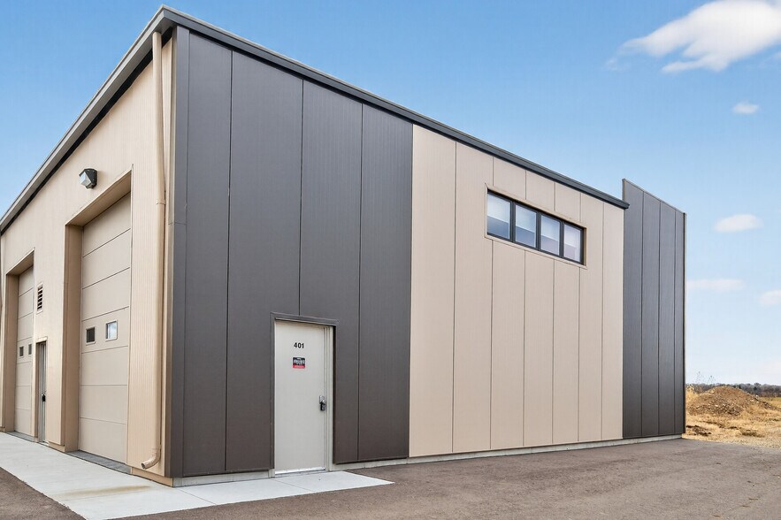 More Photos Of 663 Valerie Ave, Hudson Self Storage For Sale