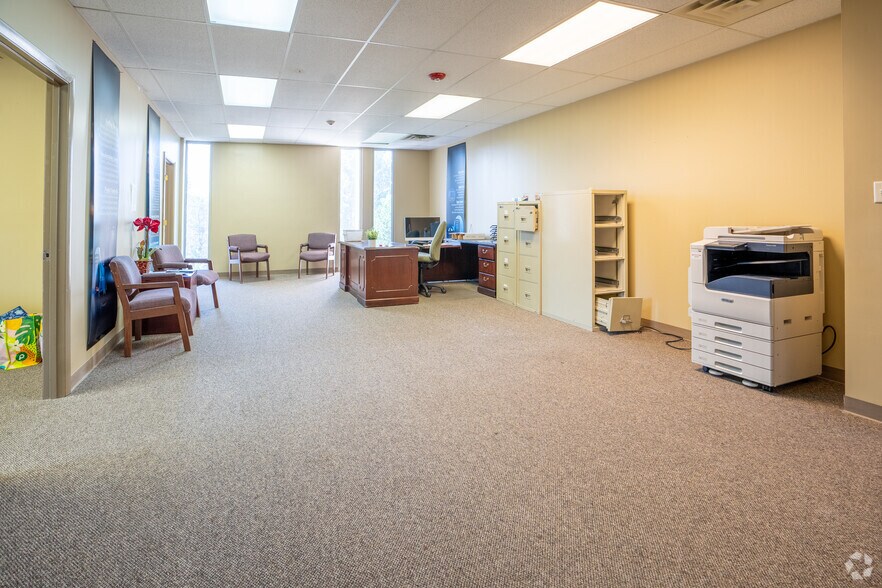 More Photos Of 200 Beacon Pky W, Birmingham Office For Sale