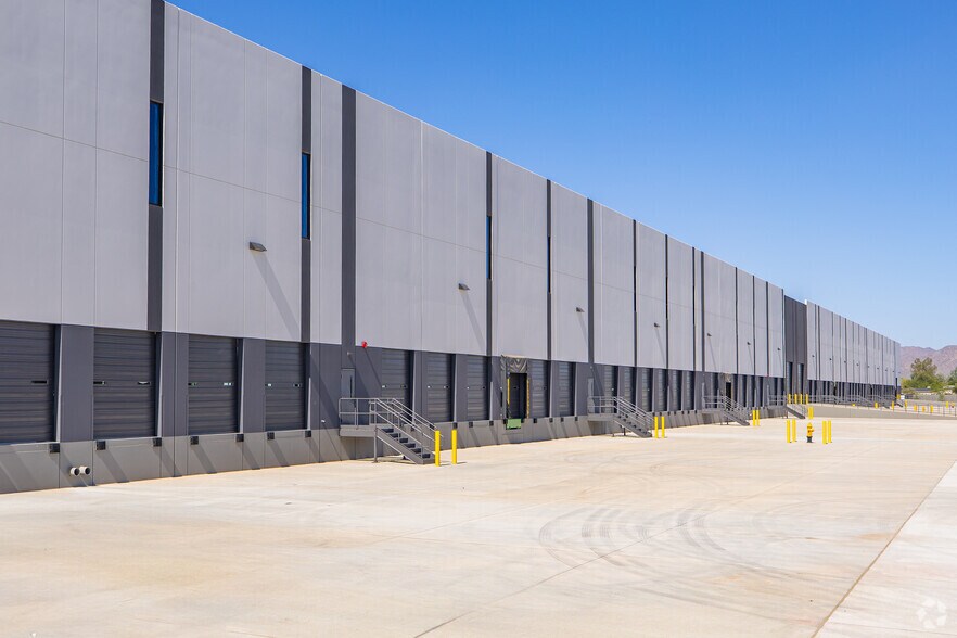 More Photos Of 7501 E Redfield Rd, Scottsdale Warehouse For Sale