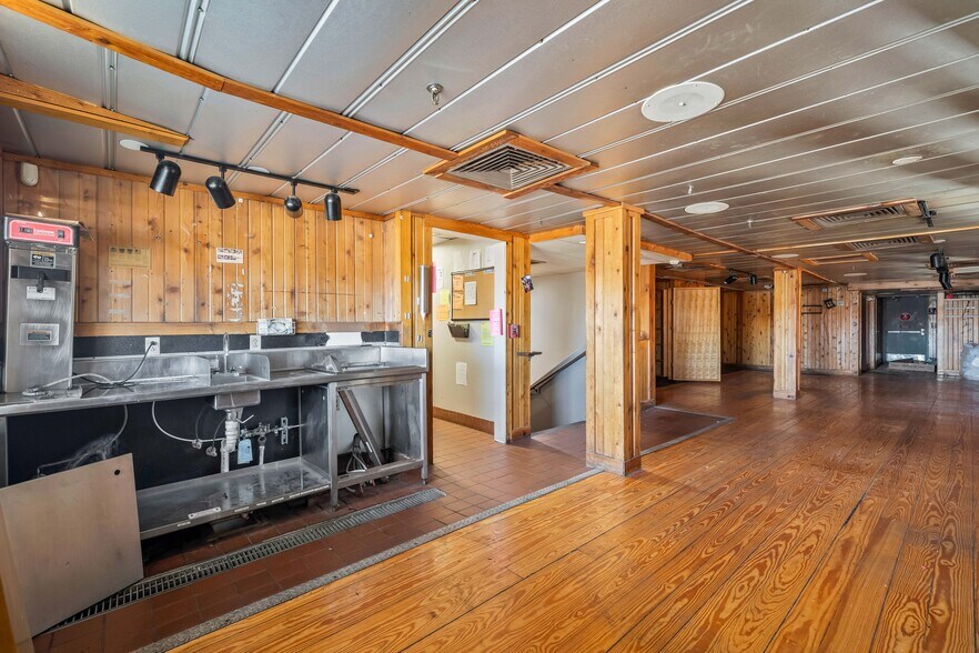 More Photos Of 4950 S Loop 289, Lubbock Restaurant For Lease