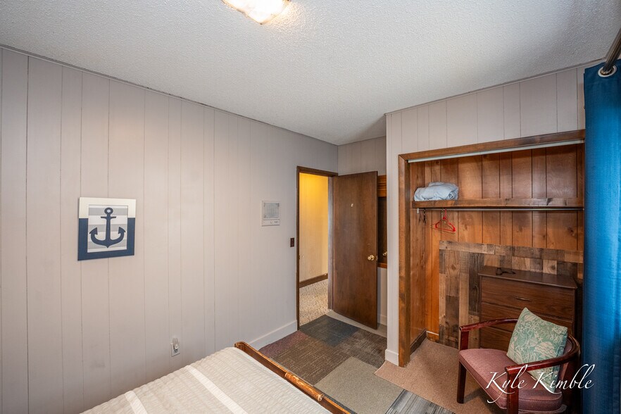 More Photos Of 104 W Houghton Lake Dr, Prudenville Hotel For Sale