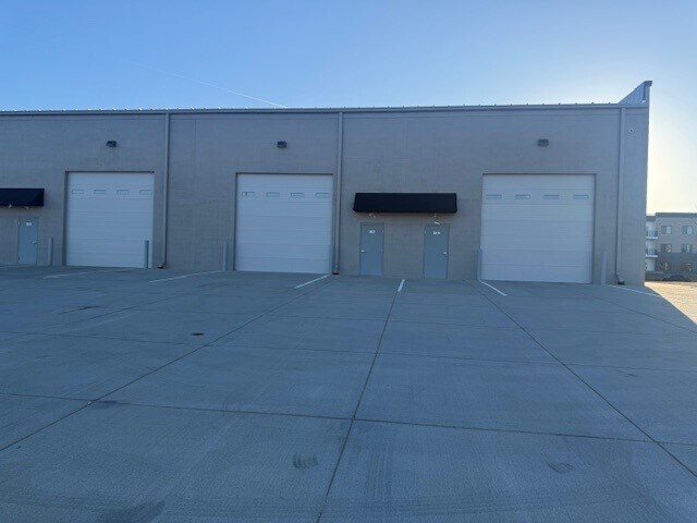 More Photos Of 3819 S 148th St, Omaha Service For Lease
