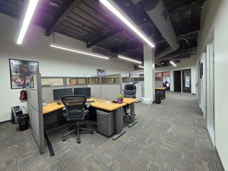 More Photos Of 2100 Valley View Ln, Farmers Branch Office For Lease