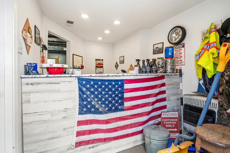 More Photos Of 16708 Frederick Rd, Mount Airy General Retail For Sale