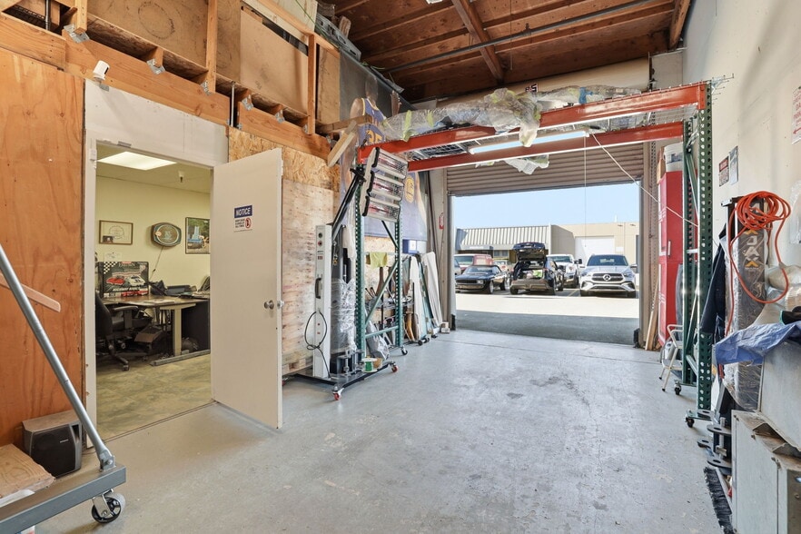 More Photos Of 580 Crespi Dr, Pacifica Warehouse For Sale