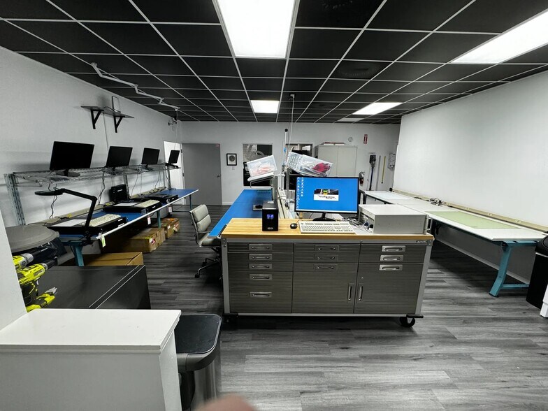 More Photos Of 3226 N Falkenburg Rd, Tampa Office For Sale