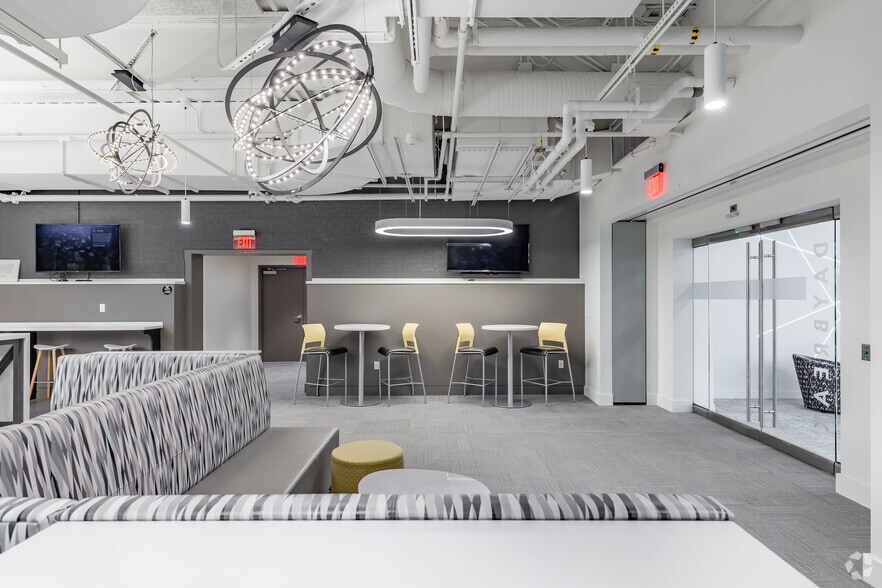 More Photos Of 11600 Sunrise Valley Dr, Reston Office For Lease