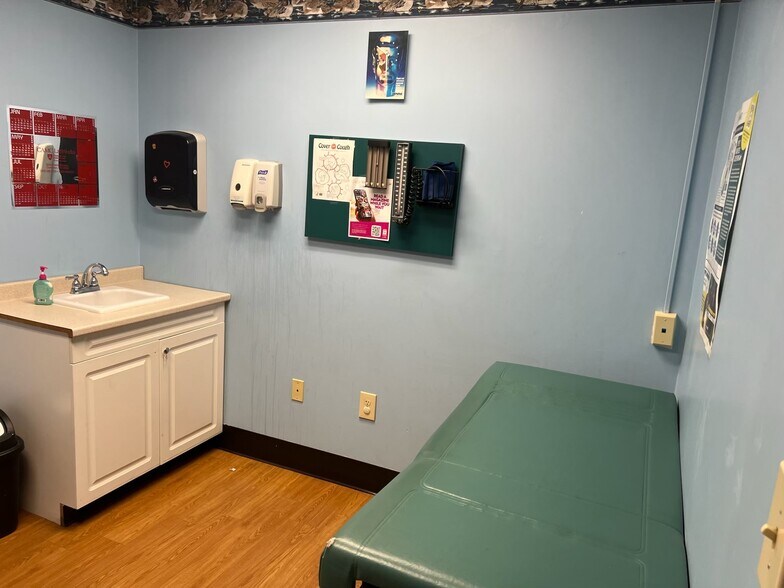 More Photos Of 5314 MacCorkle Ave, Charleston Medical For Sale