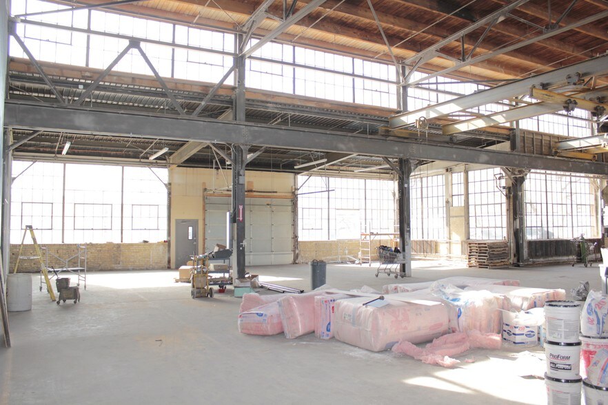More Photos Of 1618-1620 Central Ave NE, Minneapolis Warehouse For Lease