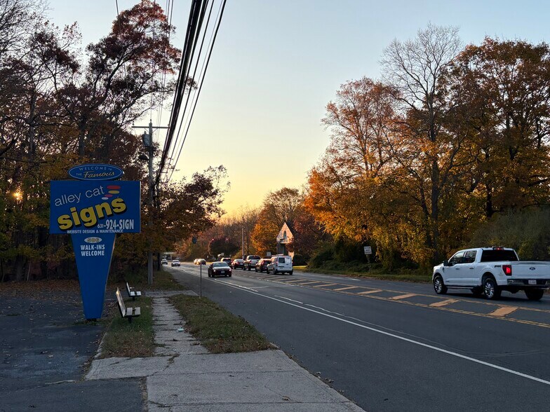 More Photos Of 514-522 Middle Country Rd, Middle Island Unknown For Lease