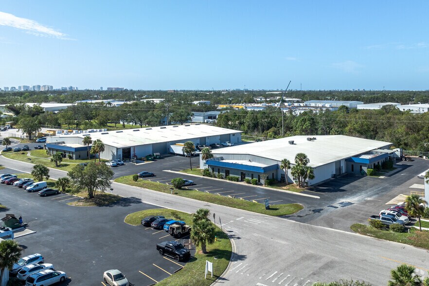 More Photos Of 2363 Industrial Blvd, Sarasota Unknown For Lease