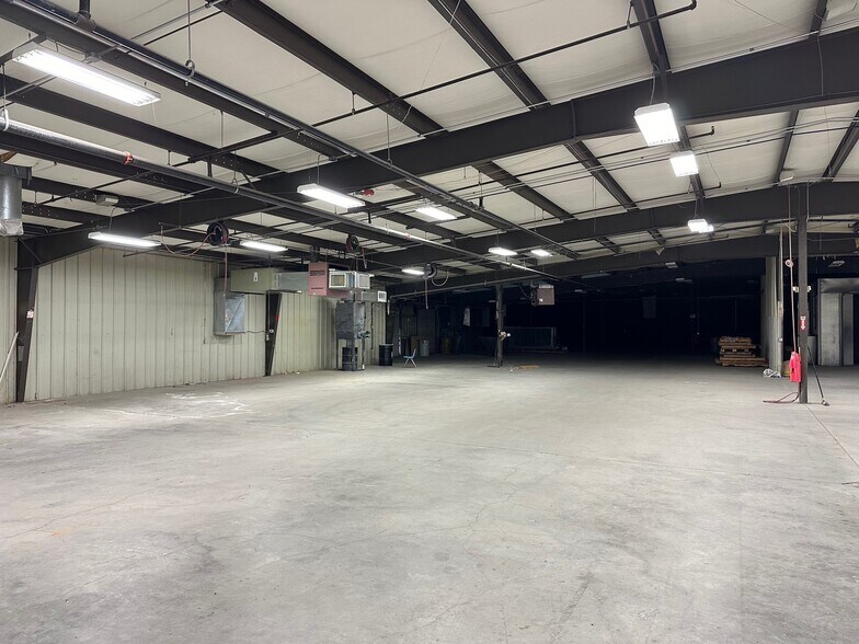 More Photos Of 212 W Fair St, Marshall Manufacturing For Sale