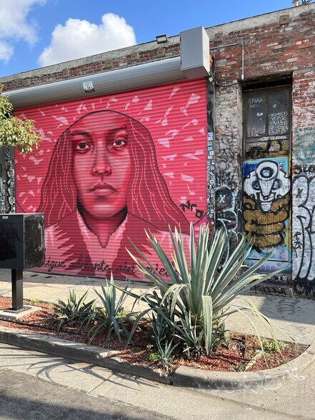 More Photos Of 2000 E 7th St, Los Angeles Storefront For Lease