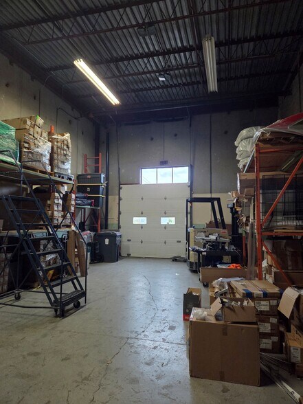 More Photos Of 2337-2365 Rue Rue Guénette, Saint-Laurent Warehouse For Sale
