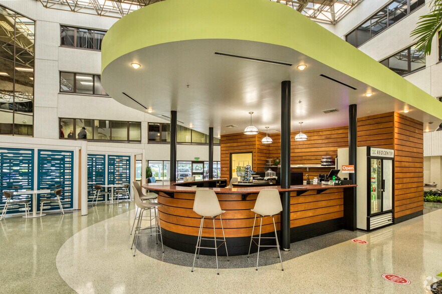 More Photos Of 405 N Reo St, Tampa Office For Lease