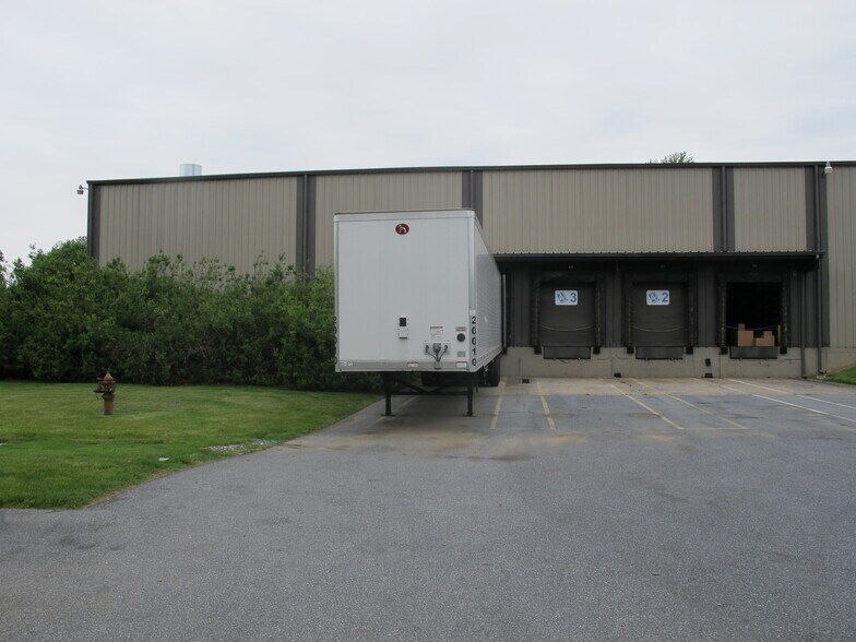 More Photos Of 425 E Front St, Lititz Warehouse For Lease