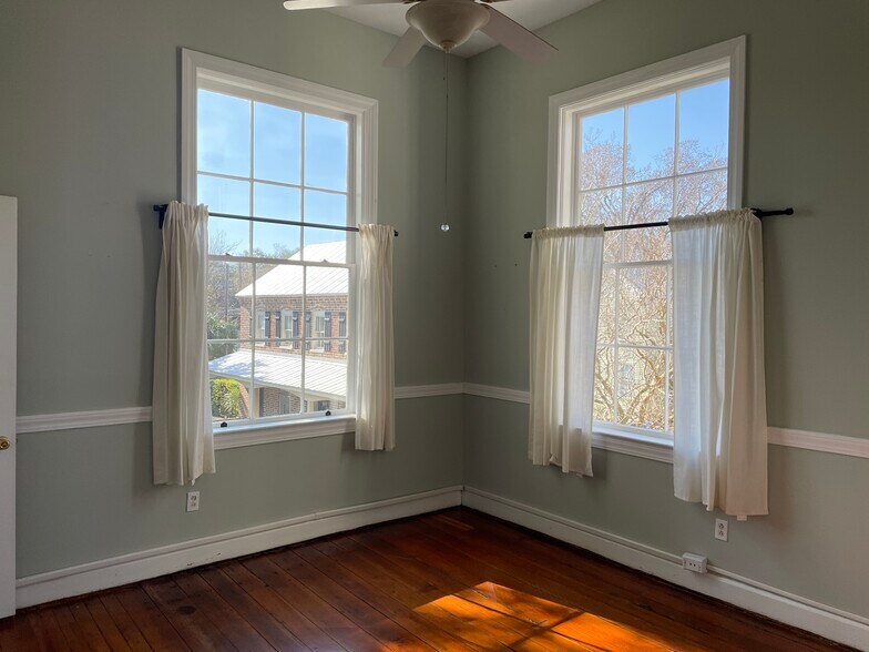 More Photos Of 635 E Bay St, Charleston Office Residential For Lease