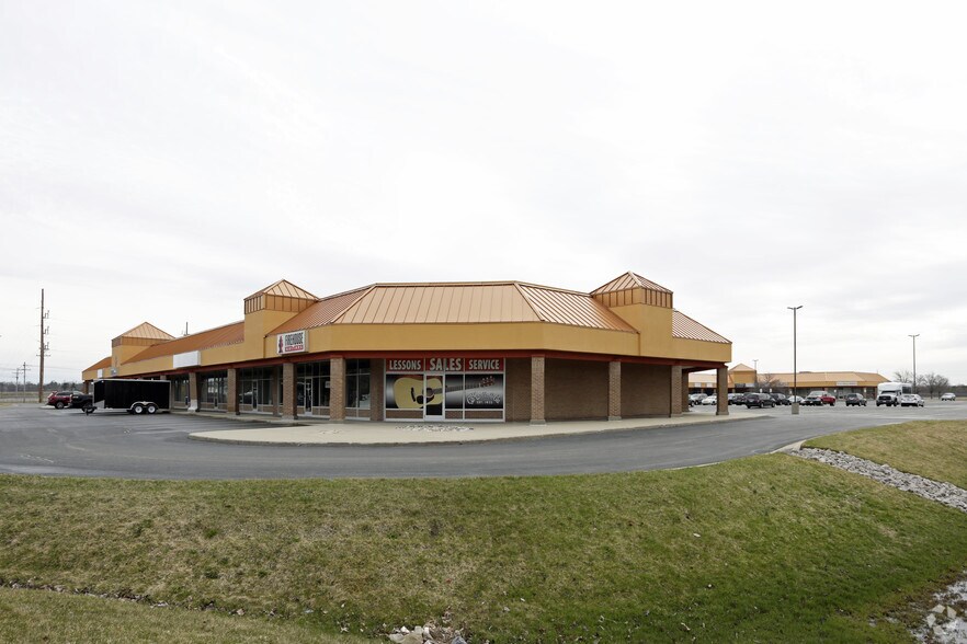 More Photos Of 1028-1086 E Sternberg Rd, Muskegon General Retail For Lease