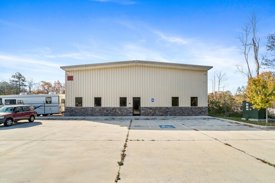 More Photos Of 150 Hiram Industrial Rd, Hiram Warehouse For Sale