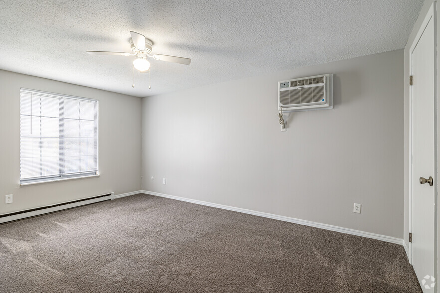 More Photos Of 5943 Walnut Cir E18, Toledo Apartments For Sale