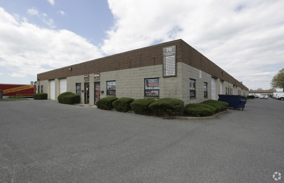 Primary Photo Of 70 Corbin Ave, Bay Shore Warehouse For Lease