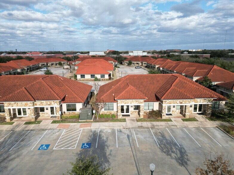 More Photos Of 4502 Riverstone Blvd, Missouri City Medical For Lease