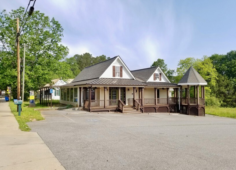 Primary Photo Of 6874 Reinhardt College Pky, Waleska Freestanding For Lease